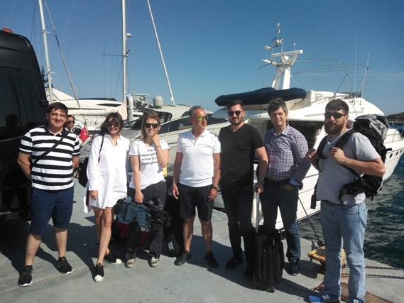 Ο θαλάσσιος τουρισμός στις Κυκλάδες στο επίκεντρο press trip Ρουμάνων και Ουκρανών