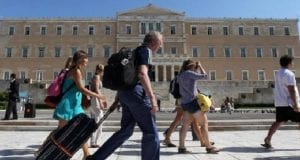 syntagma touristes Ελλάδα σύνταγμα τουρίστες