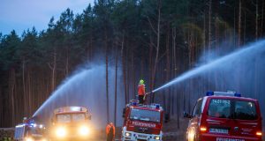 Ανεξέλεγκτη δασική πυρκαγιά στη βόρεια Γερμανία