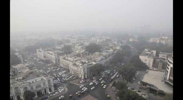 Αποπνικτική η ατμόσφαιρα στο Νέο Δελχί