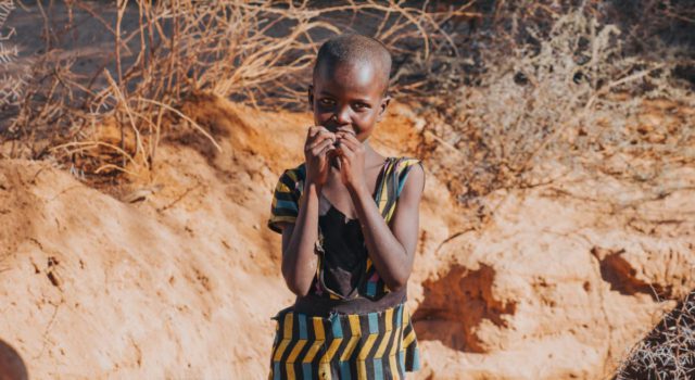 Αφρική, ξηρασία, κορίτσι