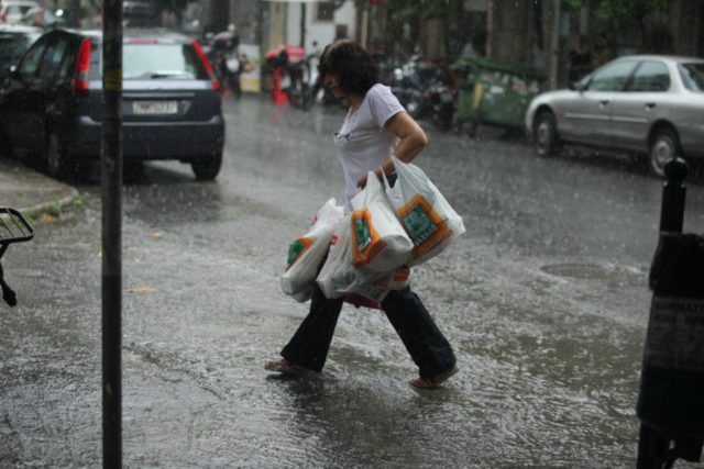 Πλαστική σακούλα, σακούλες, καταιγίδα, βροχή