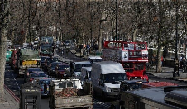 Βενζινοκίνητα και ντιζελοκίνητα οχήματα στο Λονδίνο