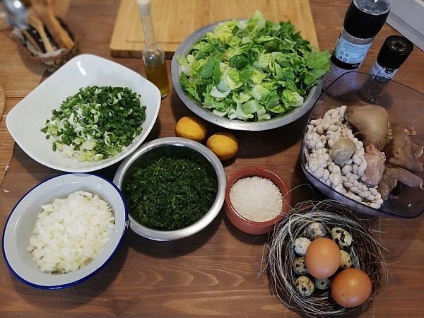 Συνταγές: Παραδοσιακή μαγειρίτσα και vegan μαγειρίτσα