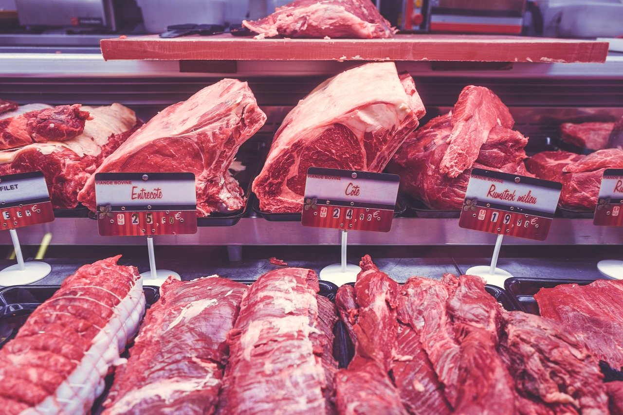 Ο κορονοϊός καταστρέφει τη βιομηχανία κρέατος των ΗΠΑ