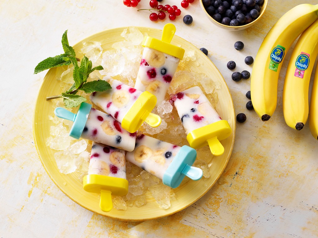 Post workout popsicles with Chiquita banana and almond milk sports Παγωτό ξυλάκι με μπανάνα Chiquita