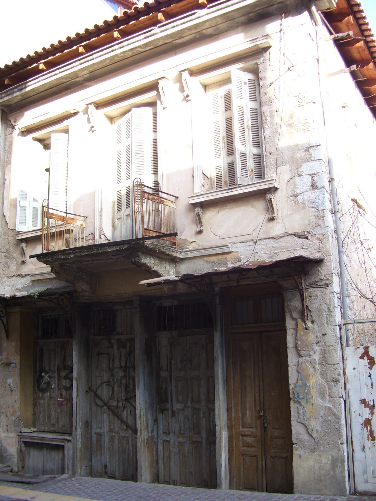 Νέοι όροι και περιορισμοί για διατηρητέα κτίρια στην Αθήνα και την περιφέρεια