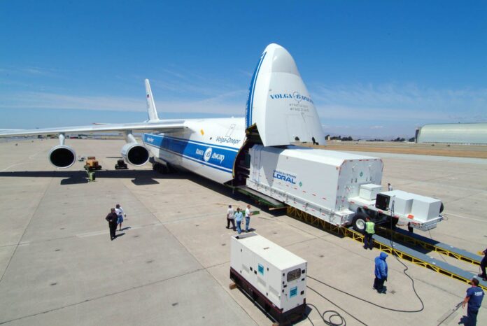 cargo aeroplane 696x466