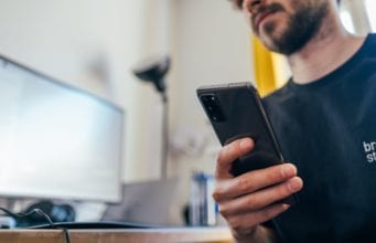 Το κινητό και οι κίνδυνοι για τον εγκέφαλο – Γιατί προειδοποιούν οι επιστήμονες Κινητό, χρήση κινητού τηλεφώνου