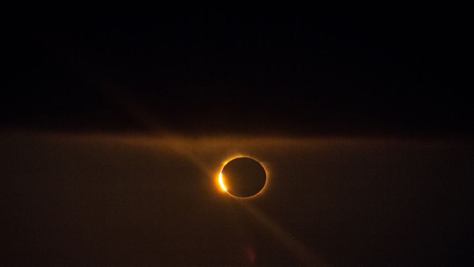 sun eclipse ring1