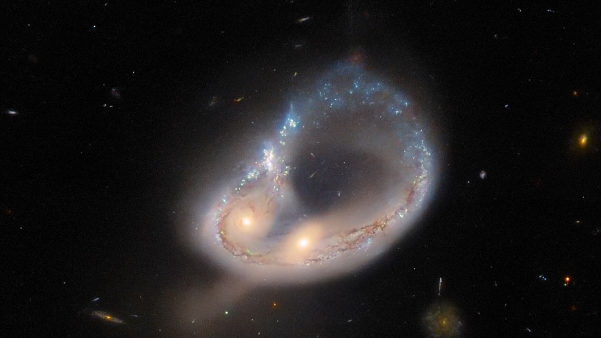 rings Hubble