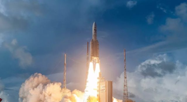 Arianespace - Ariane 5 - εκτόξευση πυραύλων