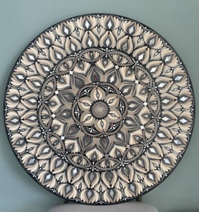 Anna Bezborodova, Mirrors Mosaic Mandala, Διάμετρος 60cm, Μικτή τεχνική ακρυλικά ψηφιδωτό