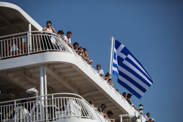 ËÉÌÁÍÉ ÐÅÉÑÁÉÁ ÓÕÍÅ×ÉÆÅÔÁÉ Ç ÁÕÎÇÌÅÍÇ ÅÎÏÄÏÓ ÔÙÍ ÁÄÅÉÏÕ×ÙÍ (EUROKINISSI/ ÓÔÅËÉÏÓ ÌÉÓÉÍÁÓ)