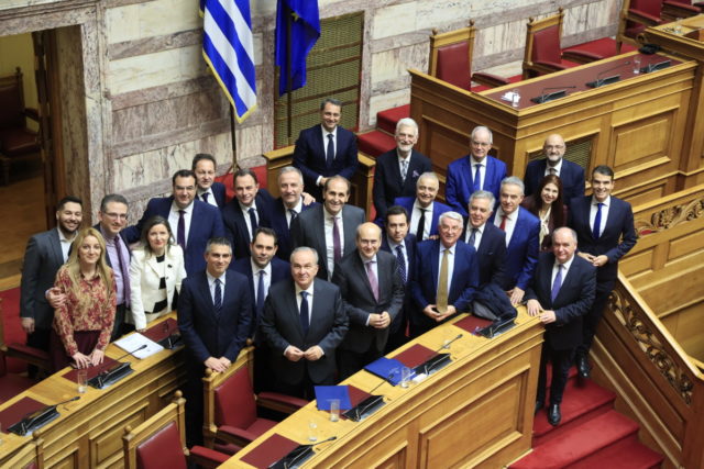 [374299] ΣΥΖΗΤΗΣΗ ΣΤΗΝ ΟΛΟΜΕΛΕΙΑ ΤΗΣ ΒΟΥΛΗΣ ΤΟΥ Ν/Σ ΤΟΥ ΥΠΟΥΡΓΕΙΟΥ ΟΙΚΟΝΟΜΙΚΩΝ "ΚΥΡΩΣΗ ΤΟΥ ΚΡΑΤΙΚΟΥ ΠΡΟΫΠΟΛΟΓΙΣΜΟΥ ΟΙΚΟΝΟΜΙΚΟΥ ΕΤΟΥΣ 2025" / 5η ΗΜΕΡΑ (ΓΙΩΡΓΟΣ ΚΟΝΤΑΡΙΝΗΣ/EUROKINISSI)