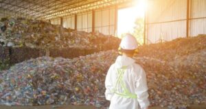 Aνακυκλωμένα πλαστικά: Δεν είναι αθώα – Πώς επηρεάζουν την υγεία μας anakiklomeno plastiko