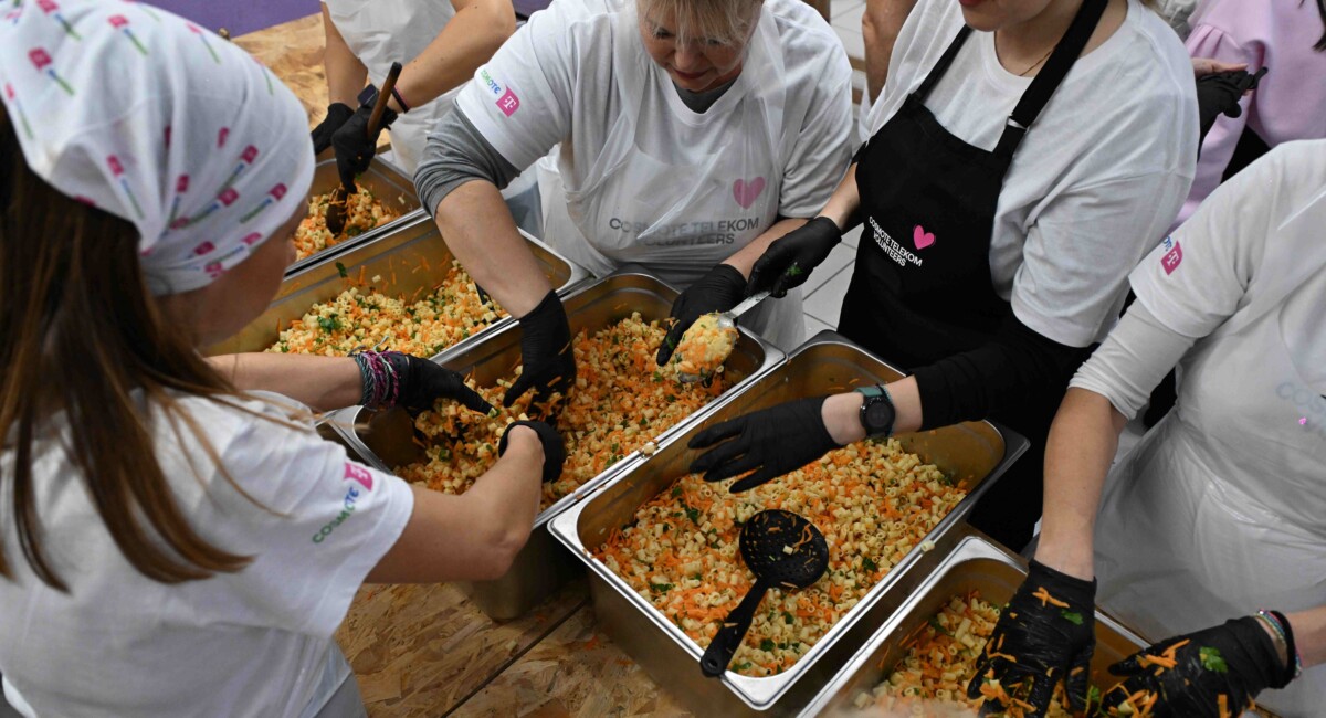 COSMOTE TELEKOM VOLUNTEERS 2 Εθελοντές Εθελοντισμός φαγητό τροφή